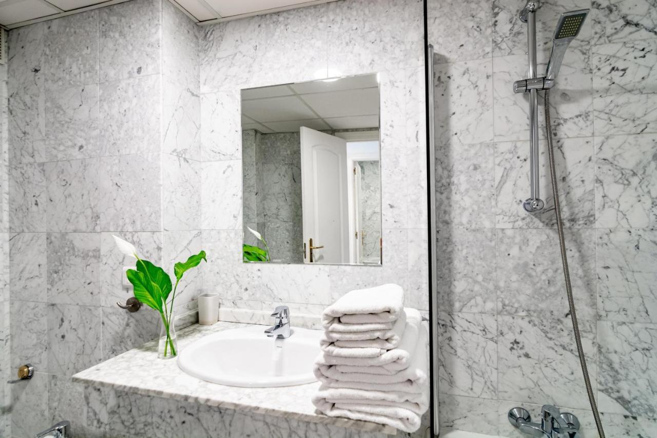 Pr45- Beach Front Apartment Puerto Banus Marbella Bagian luar foto